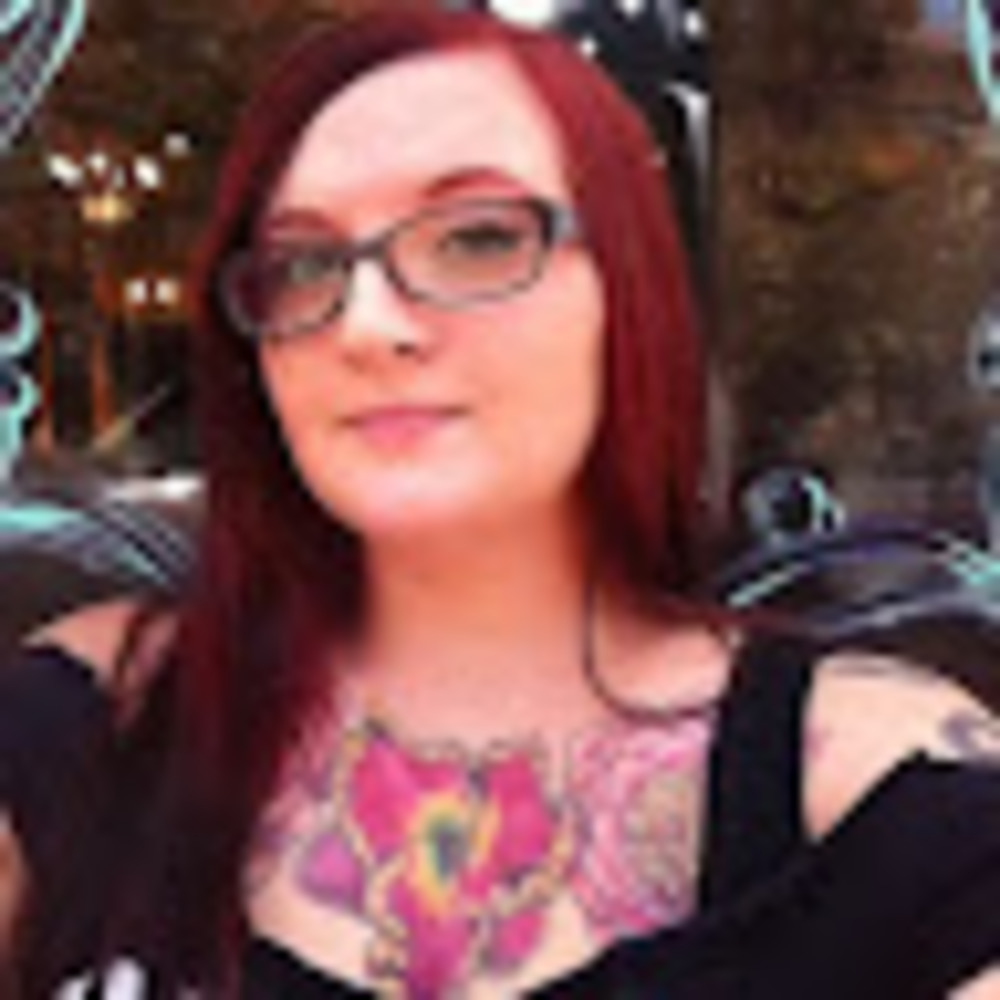 Meet your Posher, Adrienne